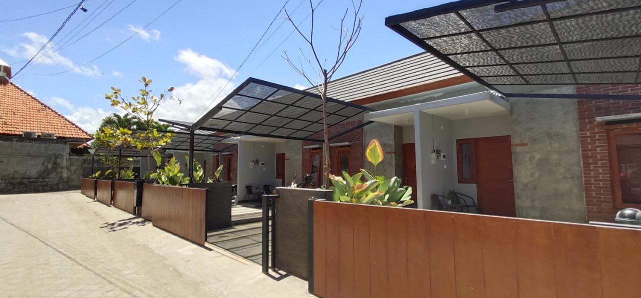 Embe Pitoe Syariah Gejayan Mitra Reddoorz Pakualaman Exterior foto