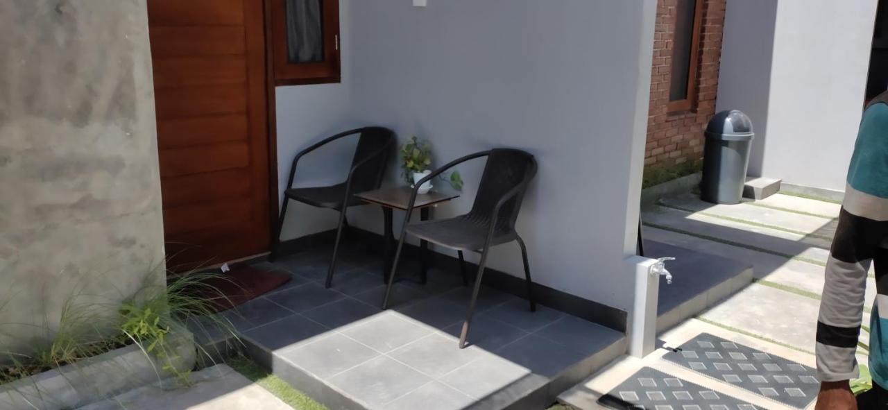 Embe Pitoe Syariah Gejayan Mitra Reddoorz Pakualaman Exterior foto