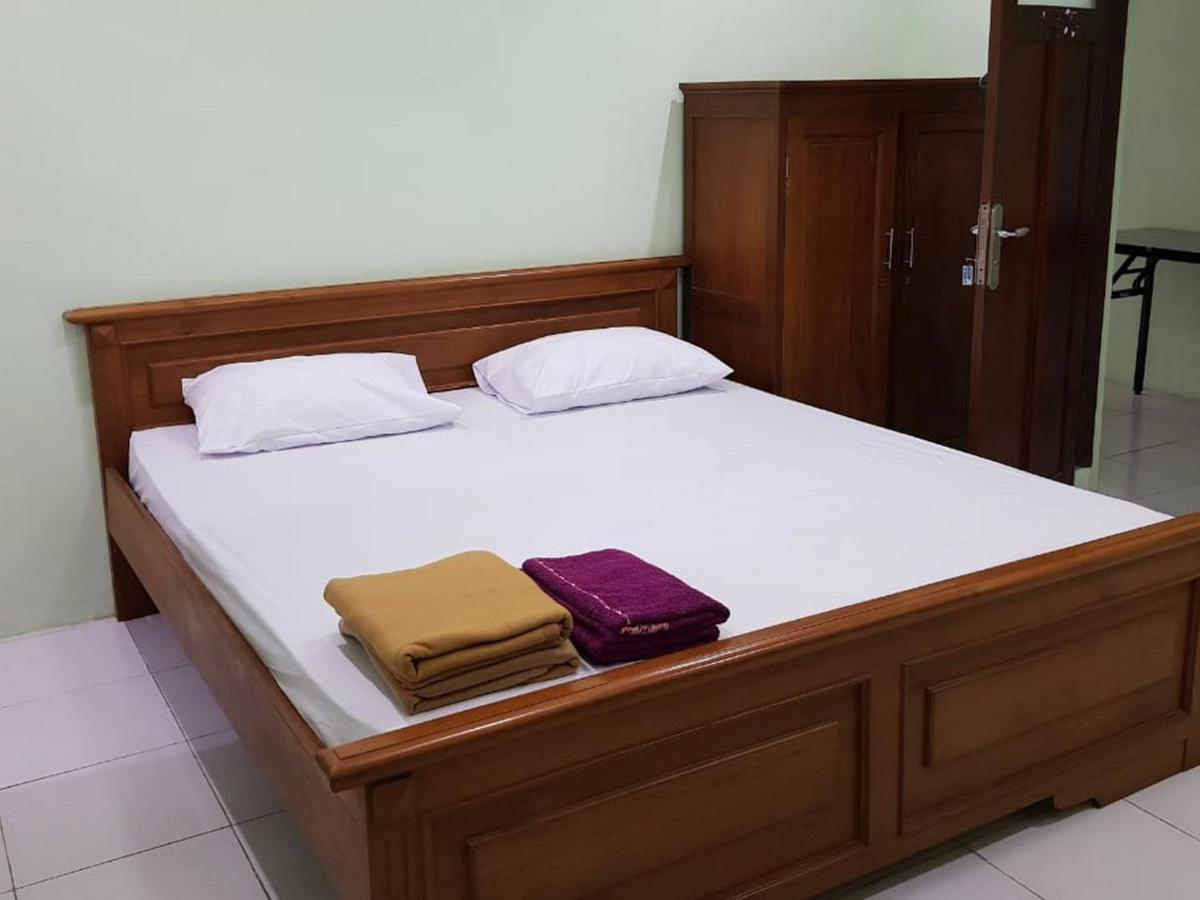 Embe Pitoe Syariah Gejayan Mitra Reddoorz Pakualaman Exterior foto