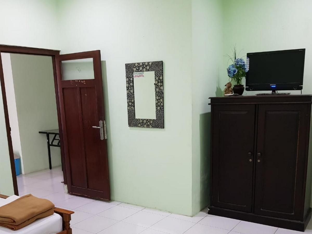 Embe Pitoe Syariah Gejayan Mitra Reddoorz Pakualaman Exterior foto