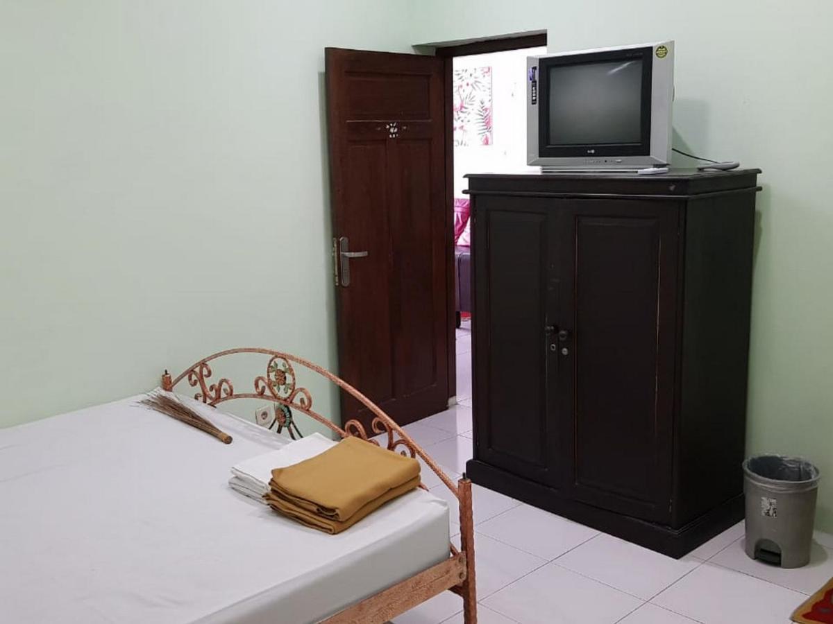 Embe Pitoe Syariah Gejayan Mitra Reddoorz Pakualaman Exterior foto