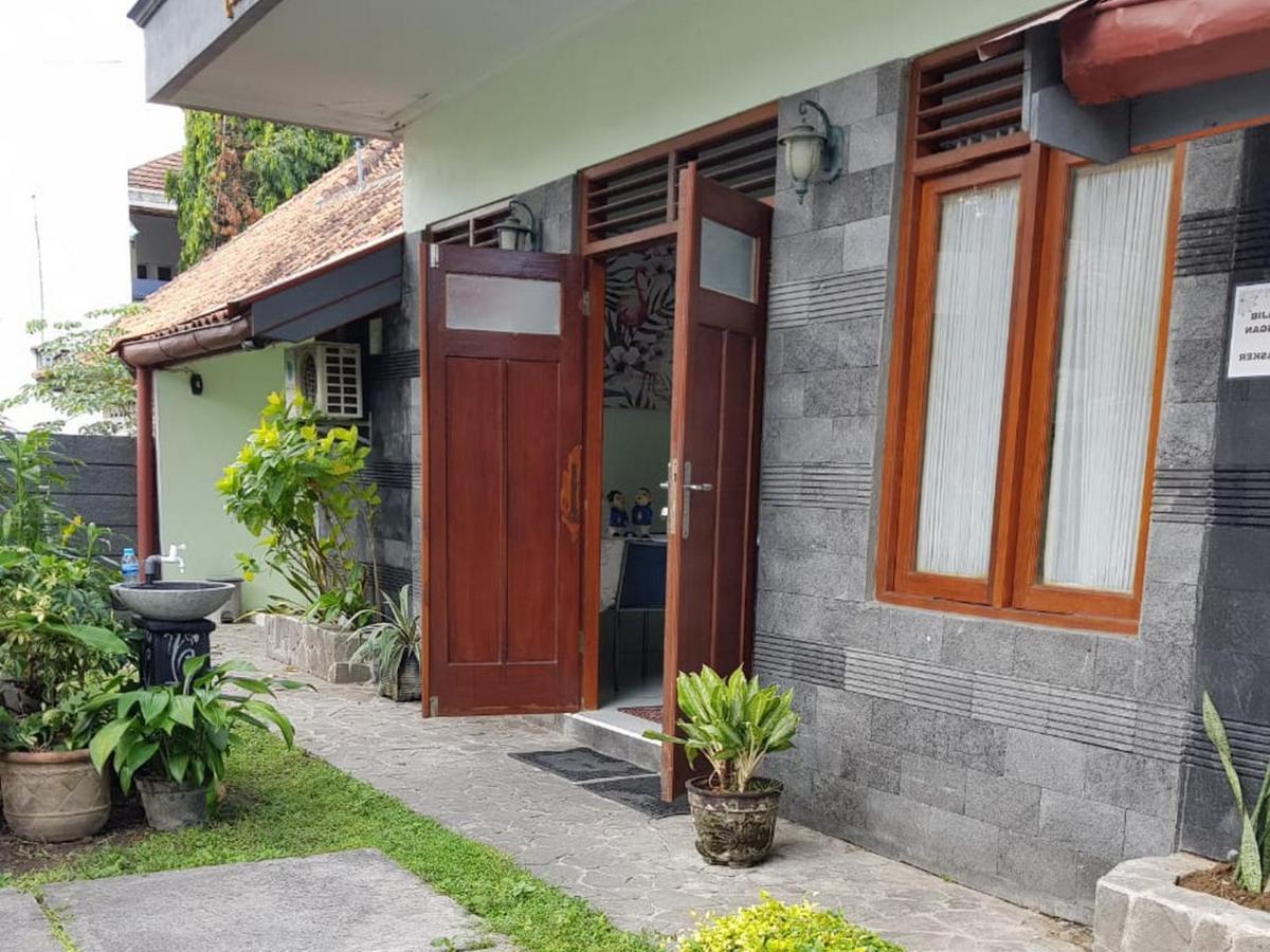 Embe Pitoe Syariah Gejayan Mitra Reddoorz Pakualaman Exterior foto