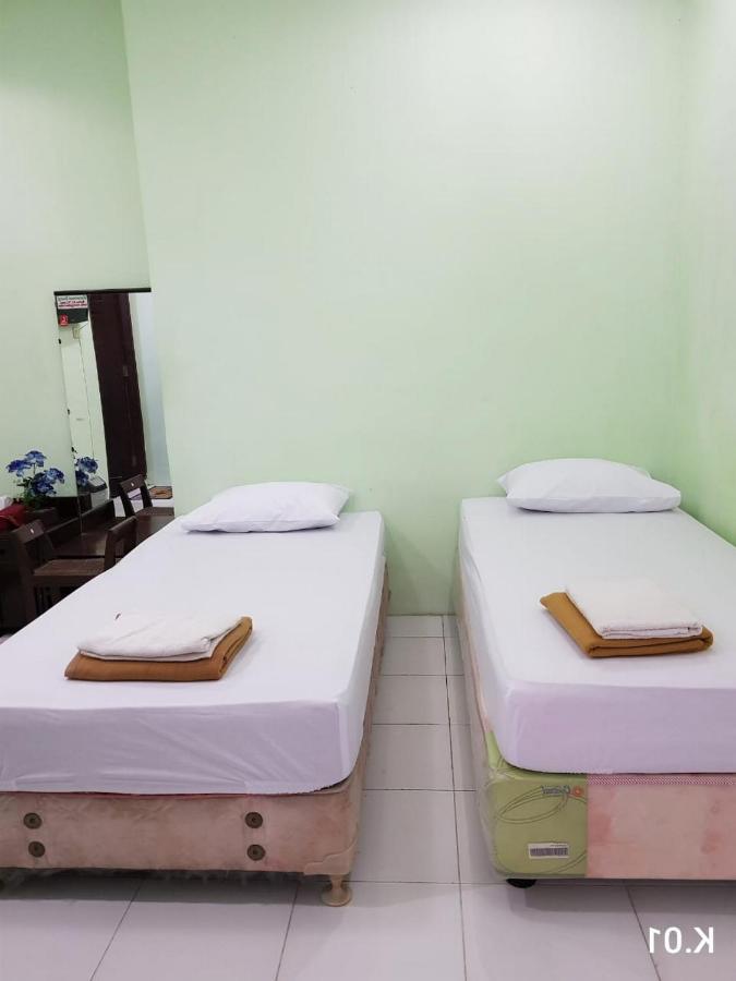 Embe Pitoe Syariah Gejayan Mitra Reddoorz Pakualaman Exterior foto